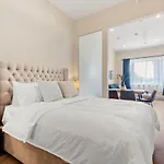 Downtown 2Br Suite
